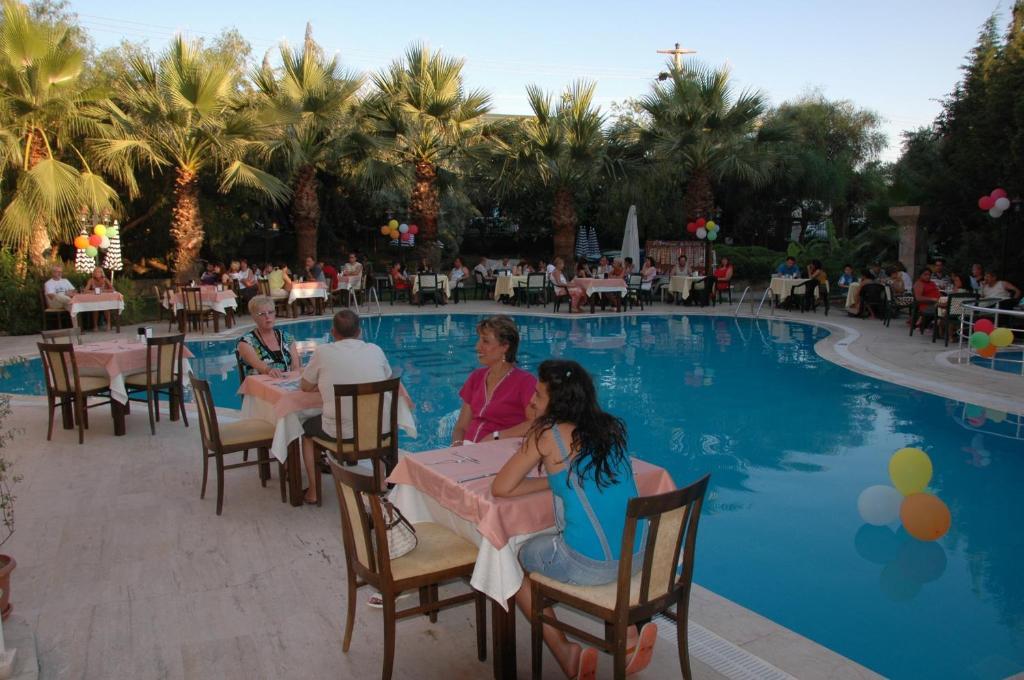 Hera Beach Hotel 시데 외부 사진